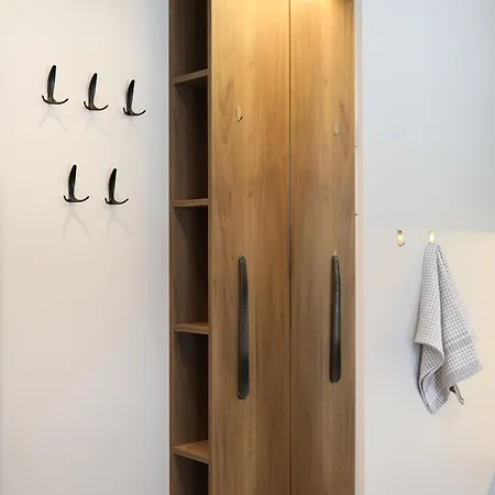 Zdziechowskiego With Parking And Ac, Mokotow Apartment