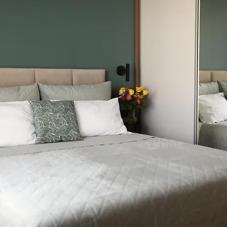 Zdziechowskiego With Parking And Ac, Mokotow 바르샤바